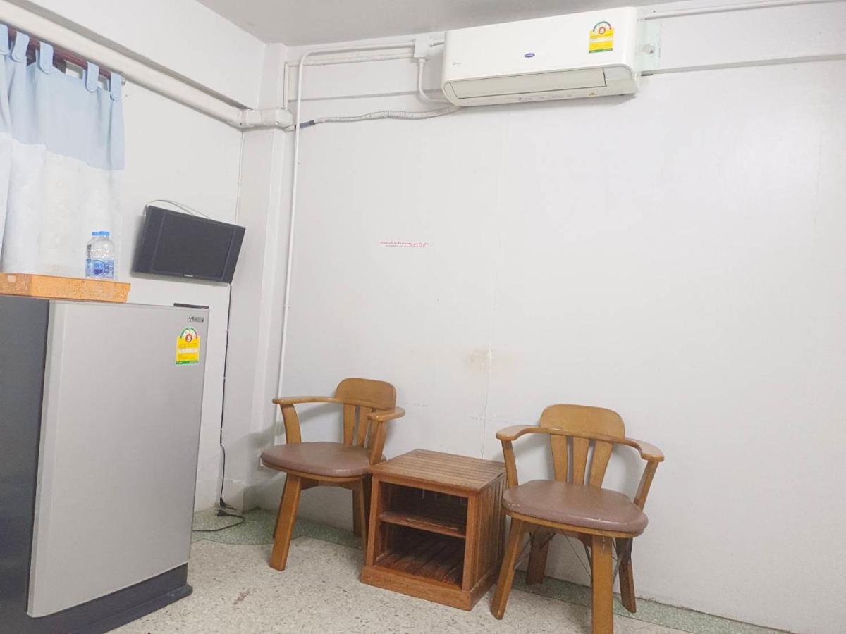 ห้องพักสุขสบายวังหลัง 曼谷 外观 照片
